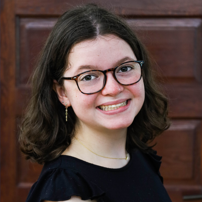 Clare Rose headshot