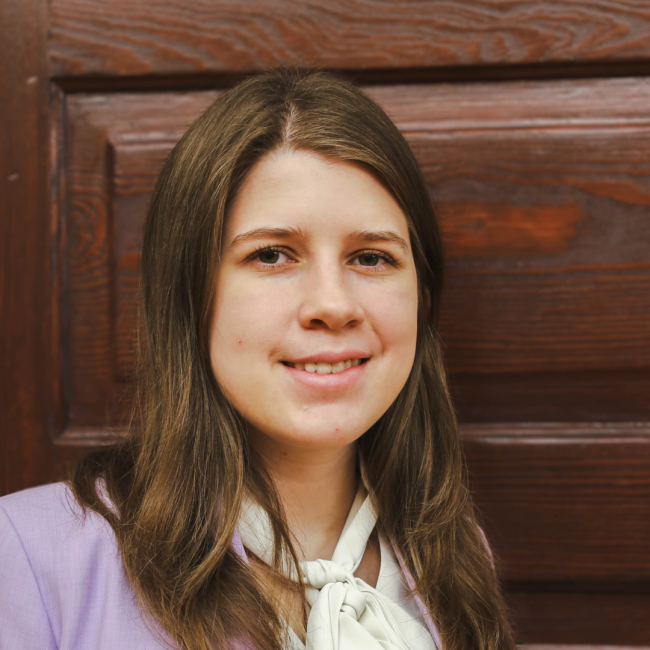 Rachel Henry headshot