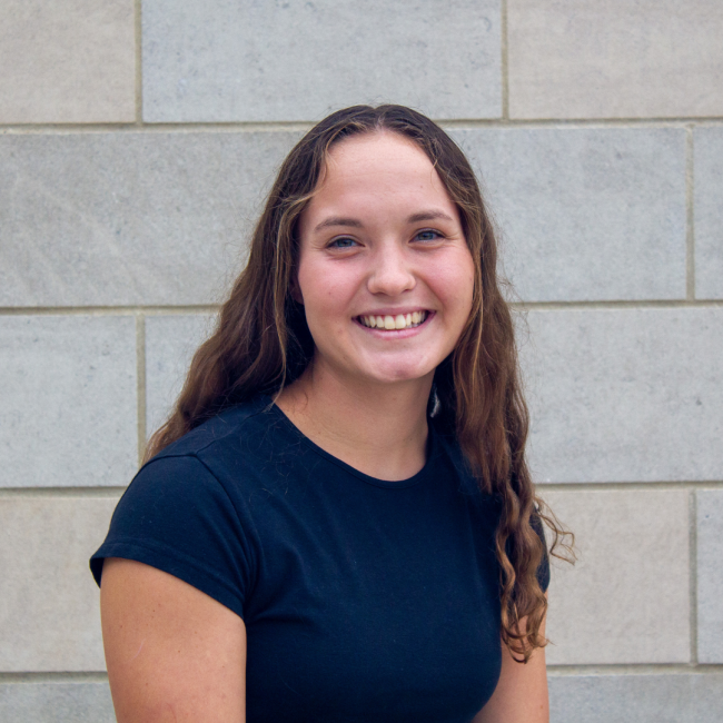 Portrait photo of Sarah Huller